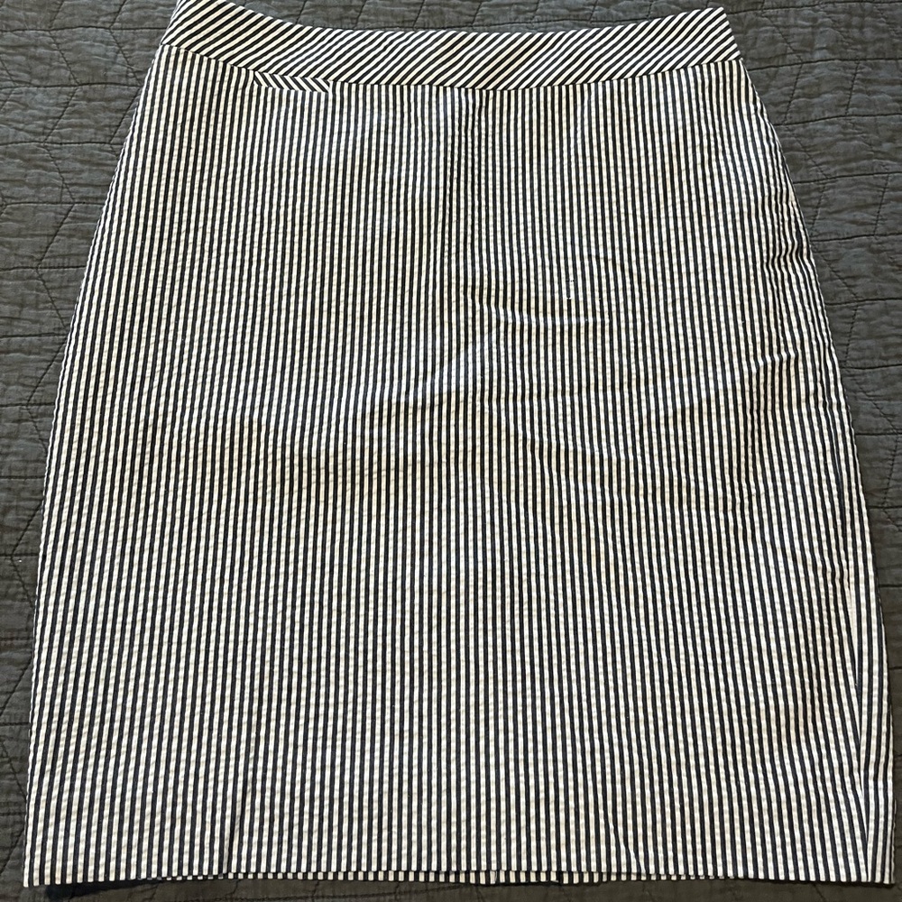 NWT J Crew Seersucker Pencil Skirt